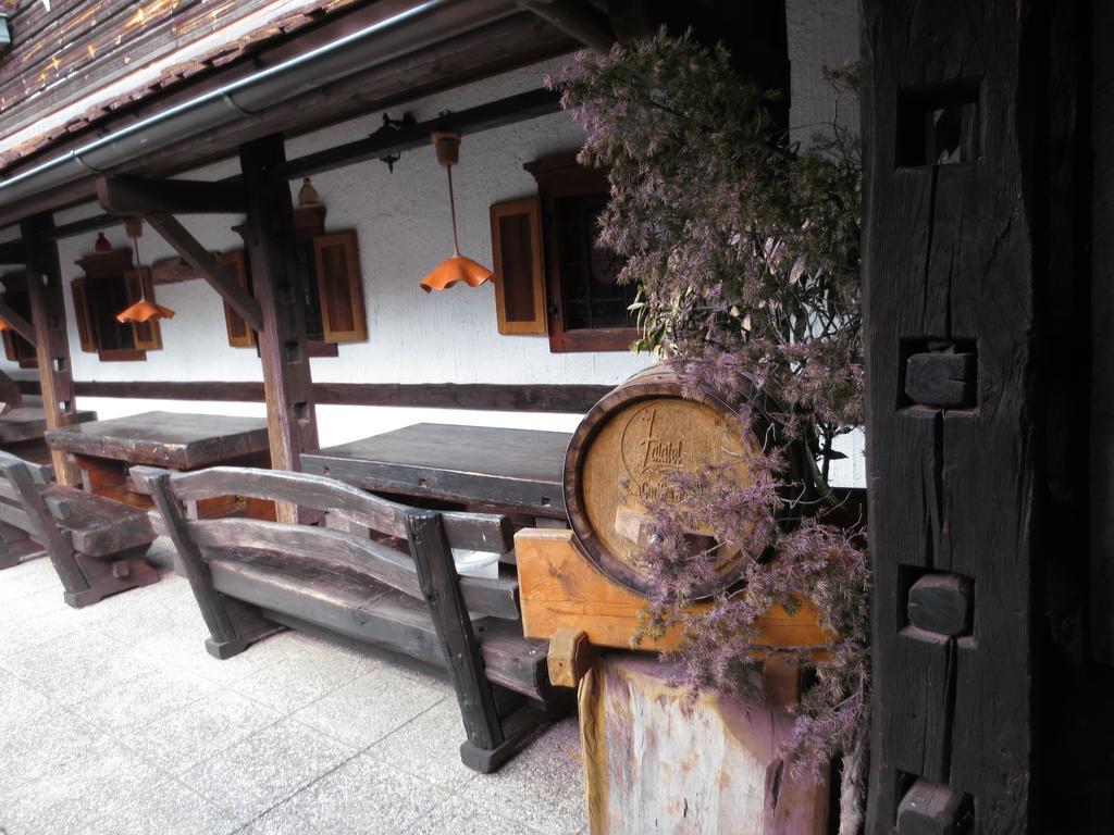 Hotel Gostisce Smuk à Križe Extérieur photo