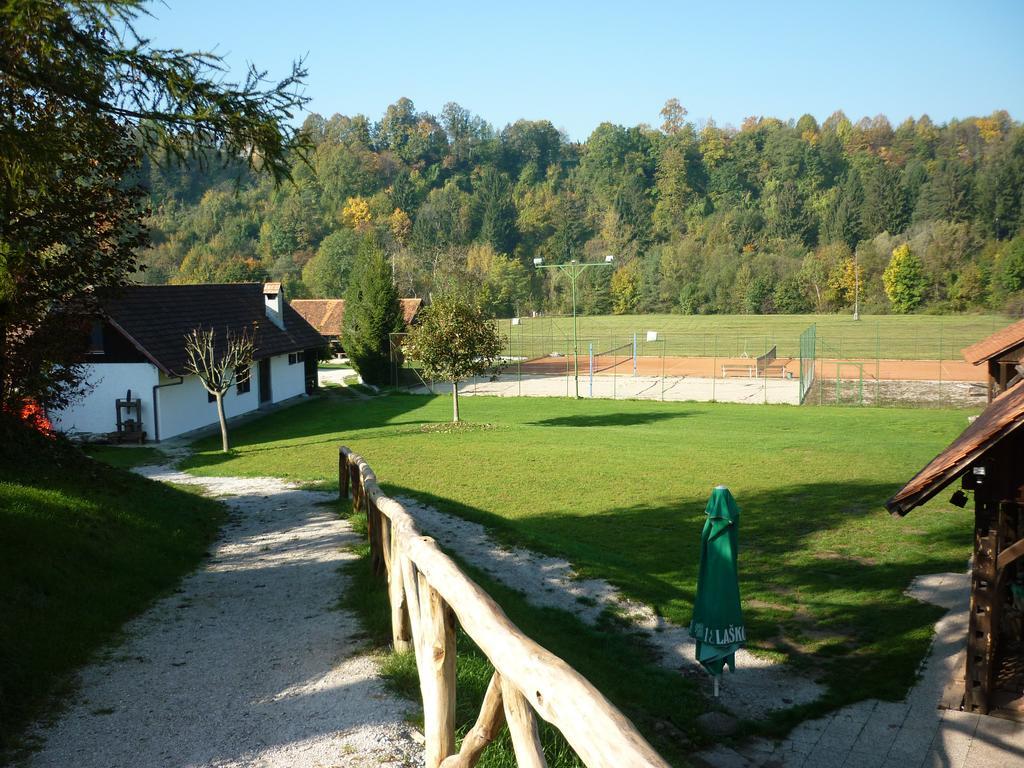 Hotel Gostisce Smuk à Križe Extérieur photo