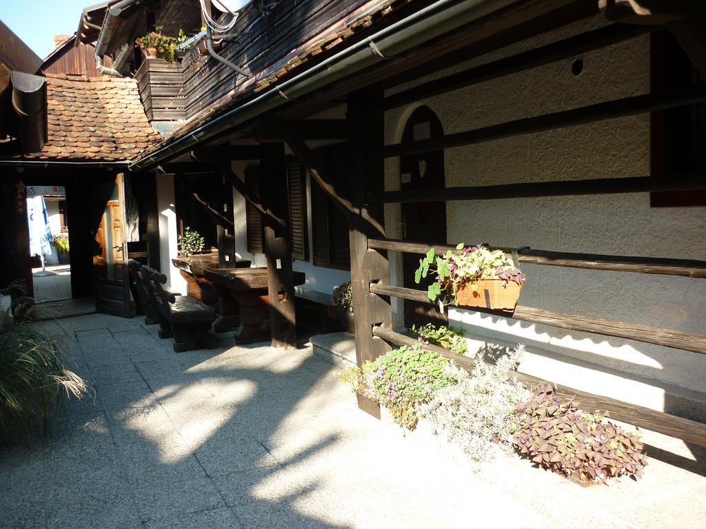 Hotel Gostisce Smuk à Križe Extérieur photo